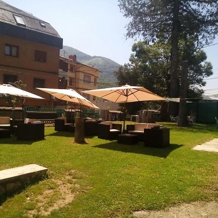 Hotel Restaurante Parador De Felechosa Exterior photo