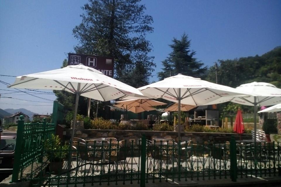 Hotel Restaurante Parador De Felechosa Exterior photo